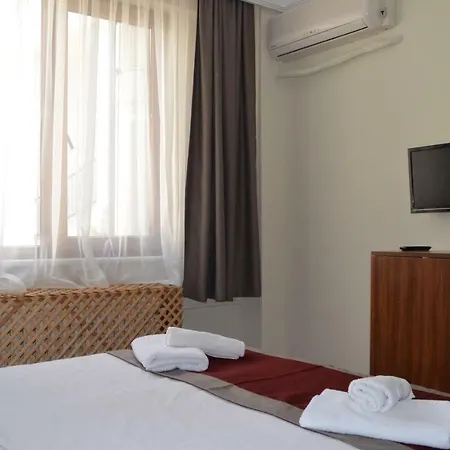 Grand Day Hotel *